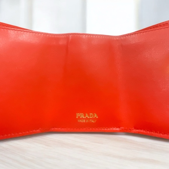 PRADA Saffiano Leather compact wallet Red - Picture 8 of 16